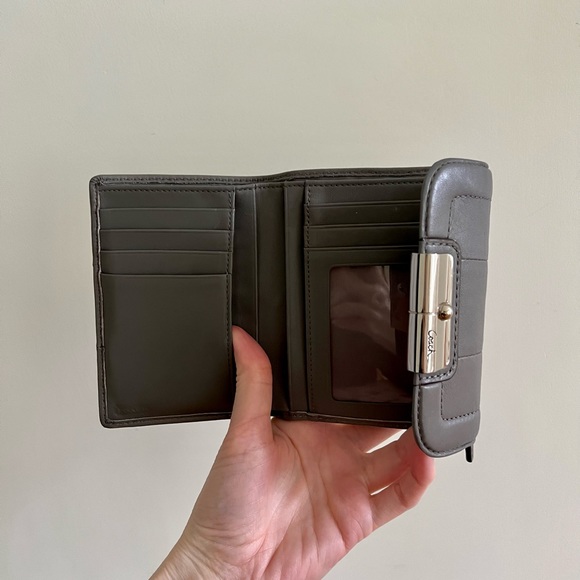 Coach gray leather wallet with magnetic closure - Picture 3 of 5